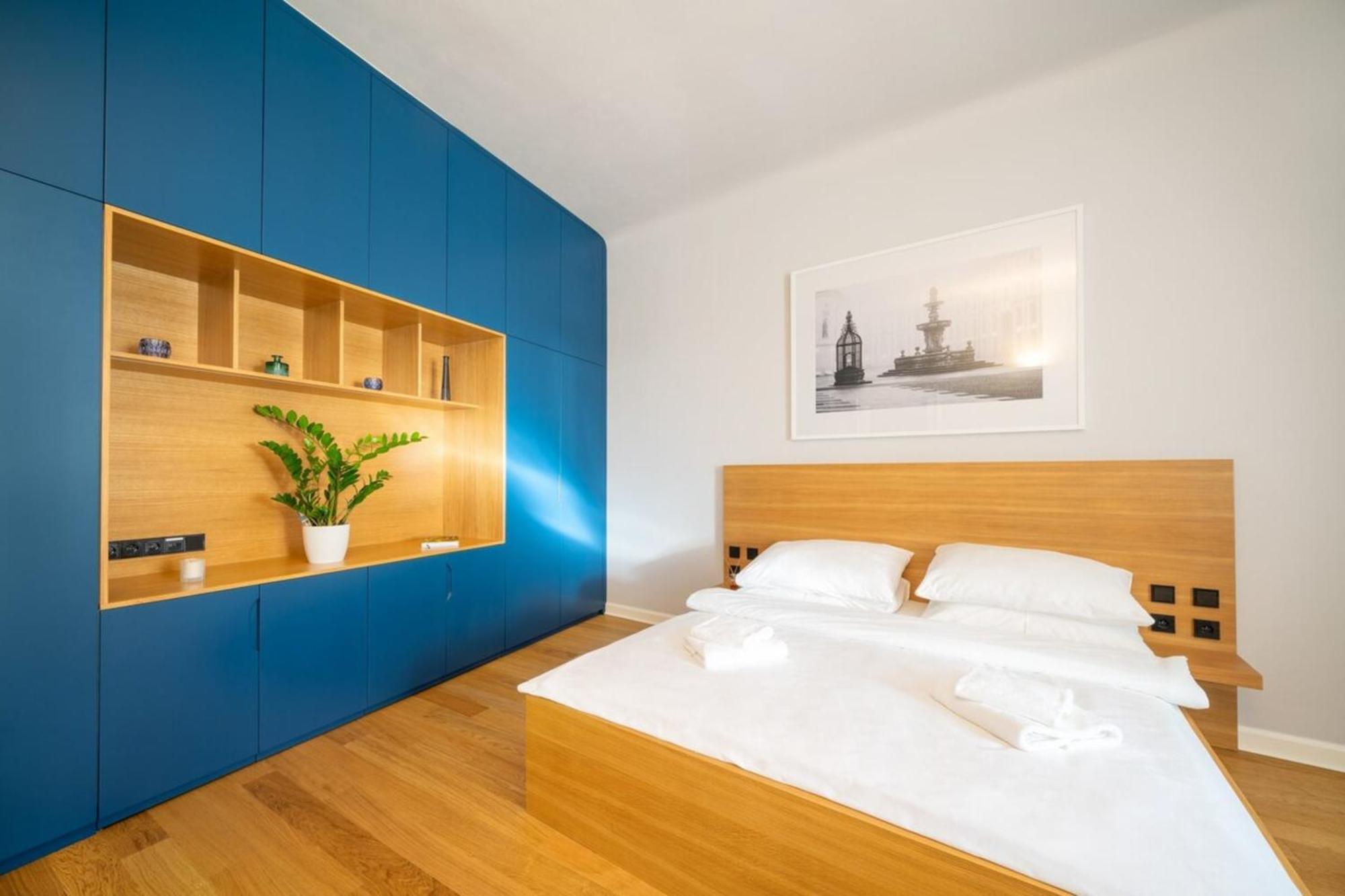 Quiet City Center Apartment In Hip & Foodie Area Прага Екстериор снимка