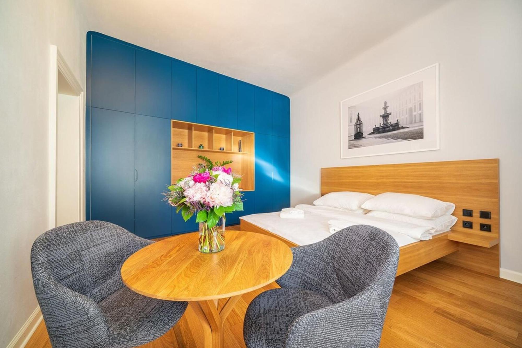 Quiet City Center Apartment In Hip & Foodie Area Прага Екстериор снимка
