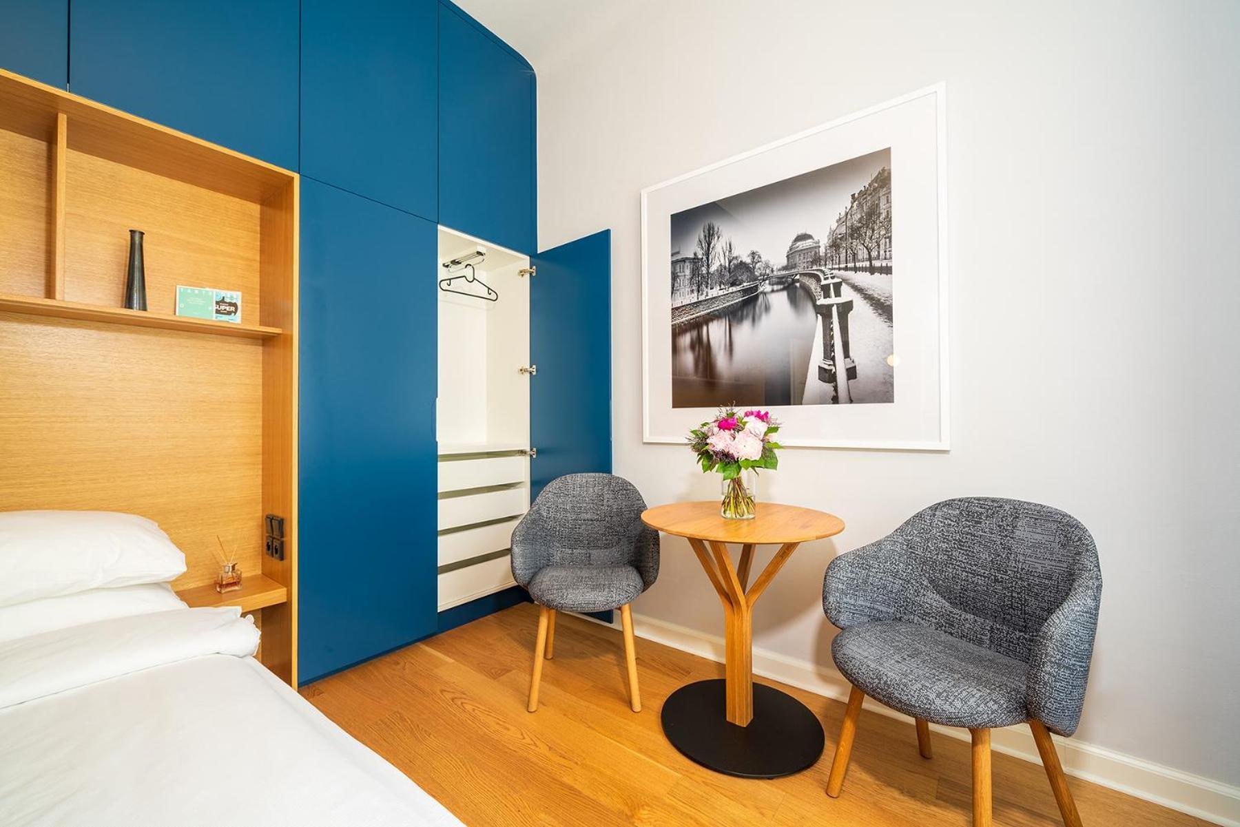 Quiet City Center Apartment In Hip & Foodie Area Прага Екстериор снимка