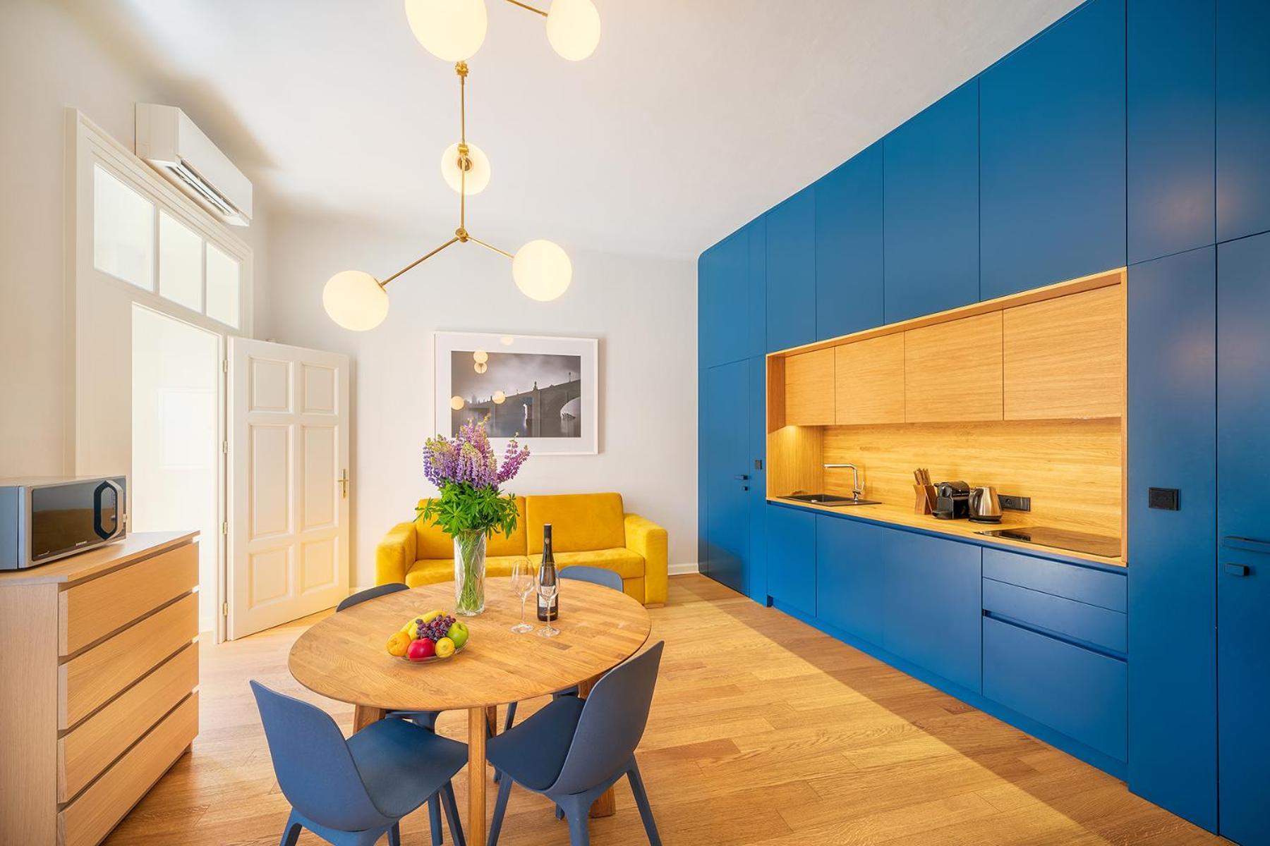Quiet City Center Apartment In Hip & Foodie Area Прага Екстериор снимка